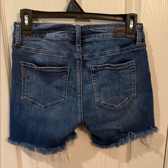 PAIGE Jax Knee Short Dark Blue Denim Frayed. Size 28 - Picture 3 of 4